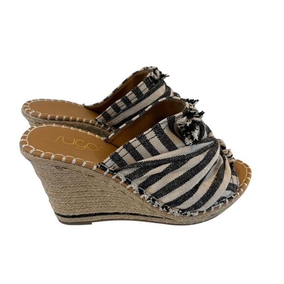 Stylish B&W Striped Open Toe Espadrille Wedges w/ Fun Fringe Detailing. - Picture 5 of 7